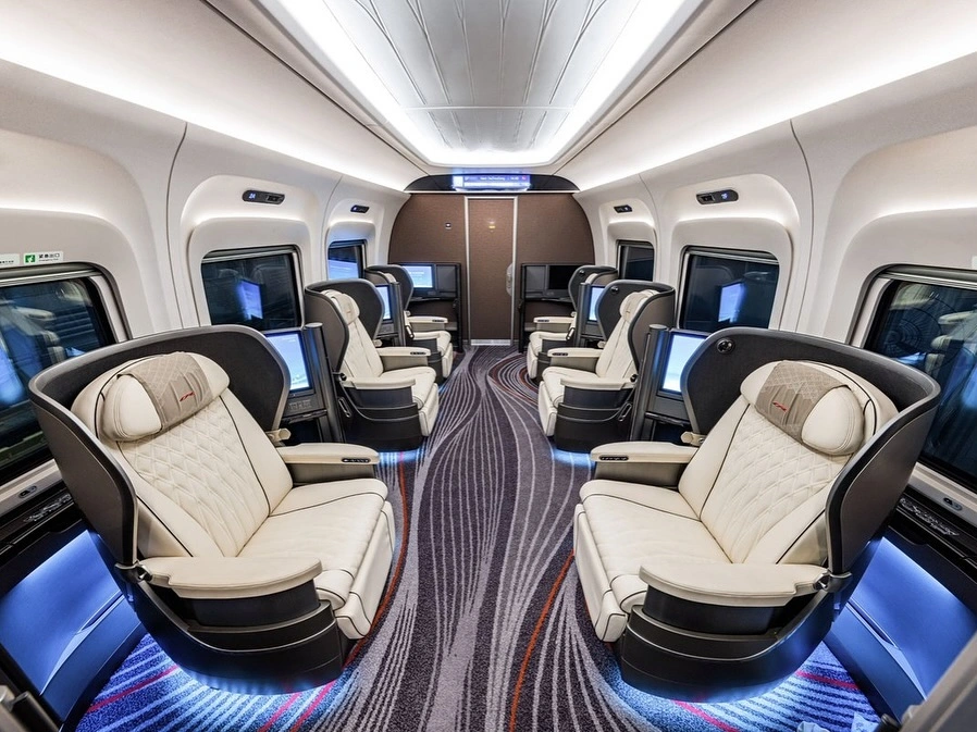 Kereta peluru CR450 milik Tiongkok pecahkan rekor dunia dengan kecepatan 453 km/jam. (Instagram)